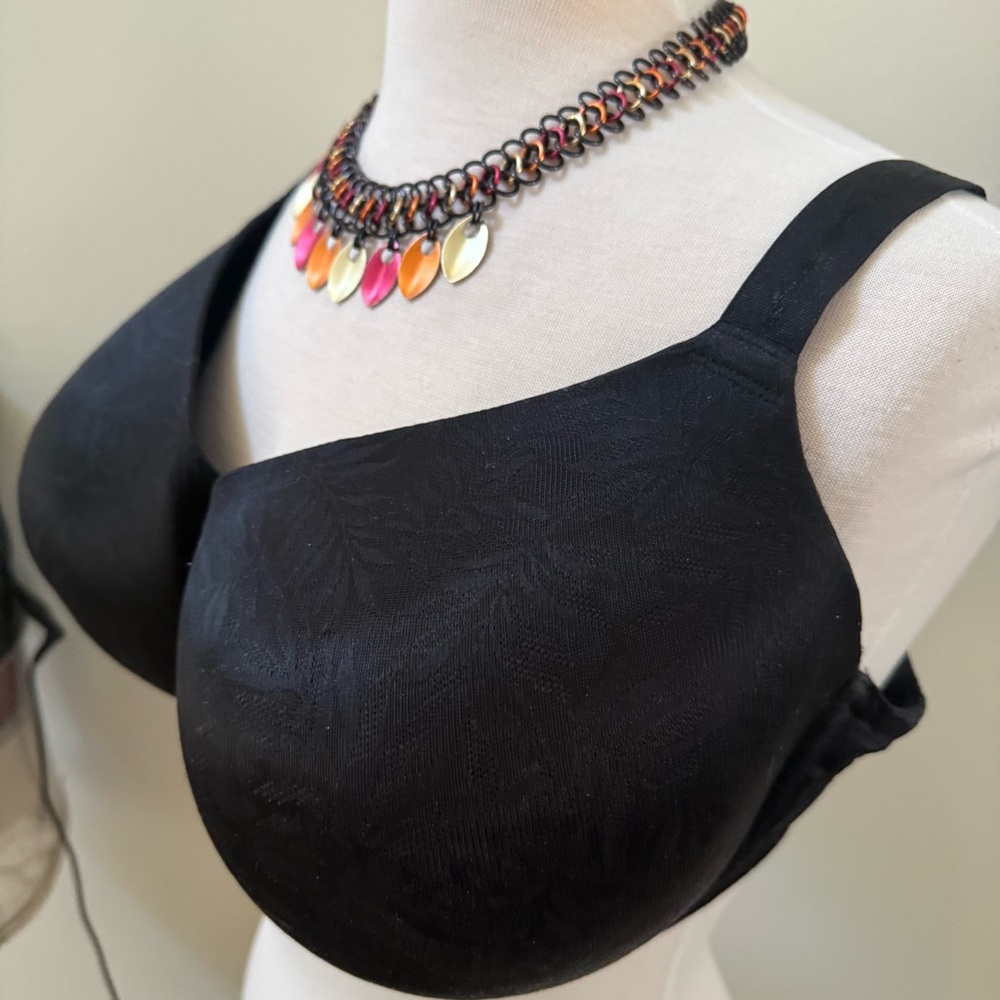 Black Smooth Full Coverage Bra by Wacoal HTF  40G EUC GREAT SUPPORT & Comfort